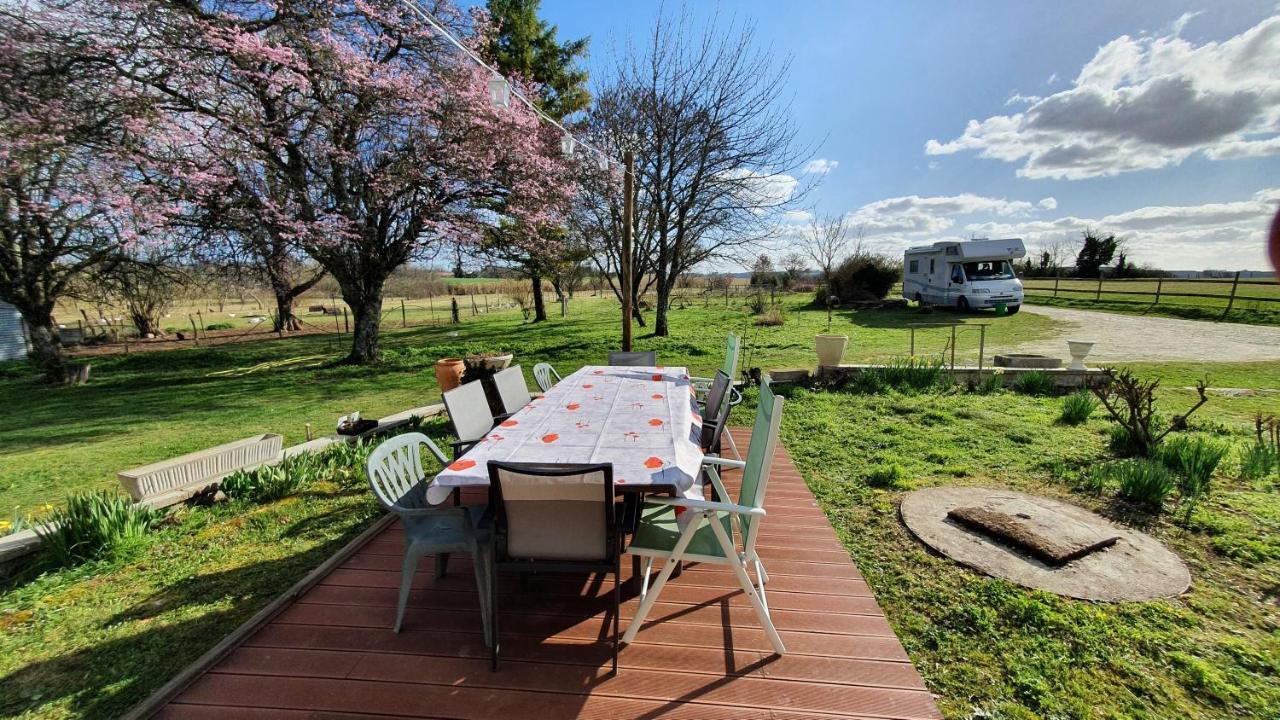 Grande Maison Avec Jardin, Animaux,Au Calme Yviers Bagian luar foto